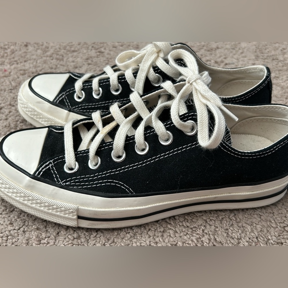 Women’s converse Chuck 70’s - size 7
